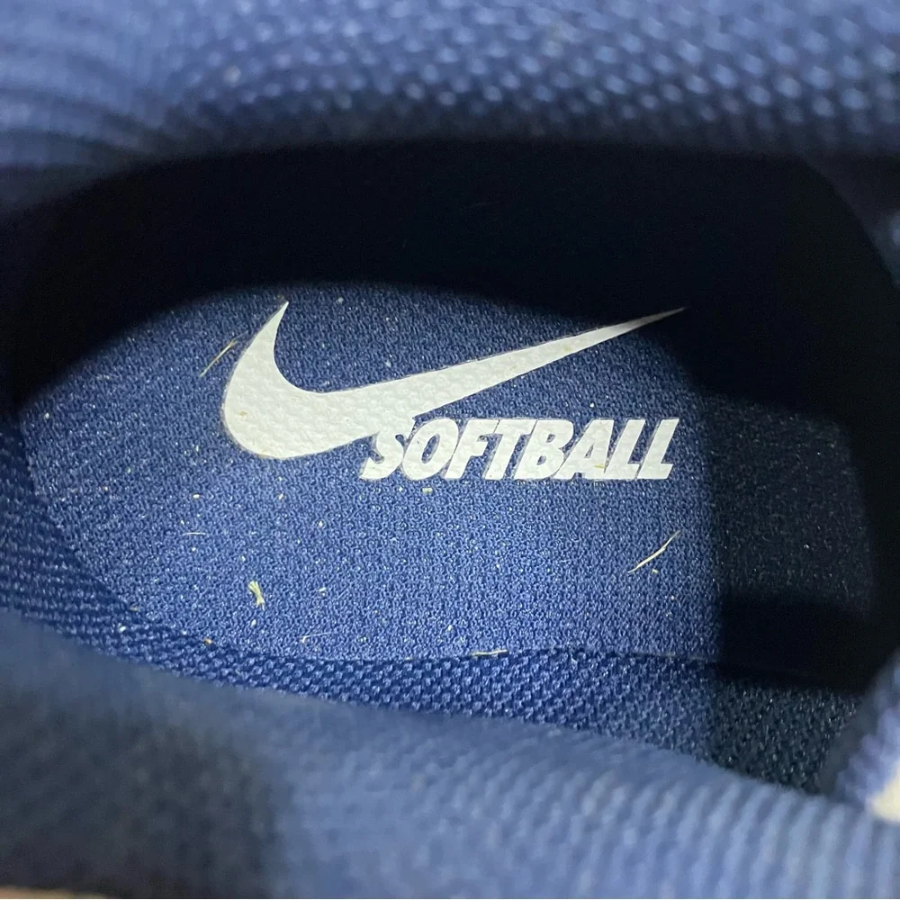 Nike hyperdiamond 4 Pro MCS softball cleats white women's‎ size 9.5 athletic